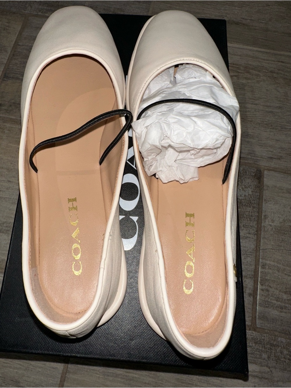 Coach Women's Ivory Leather Emilia Mary Jane Flats 🥿 - Picture 3 of 10